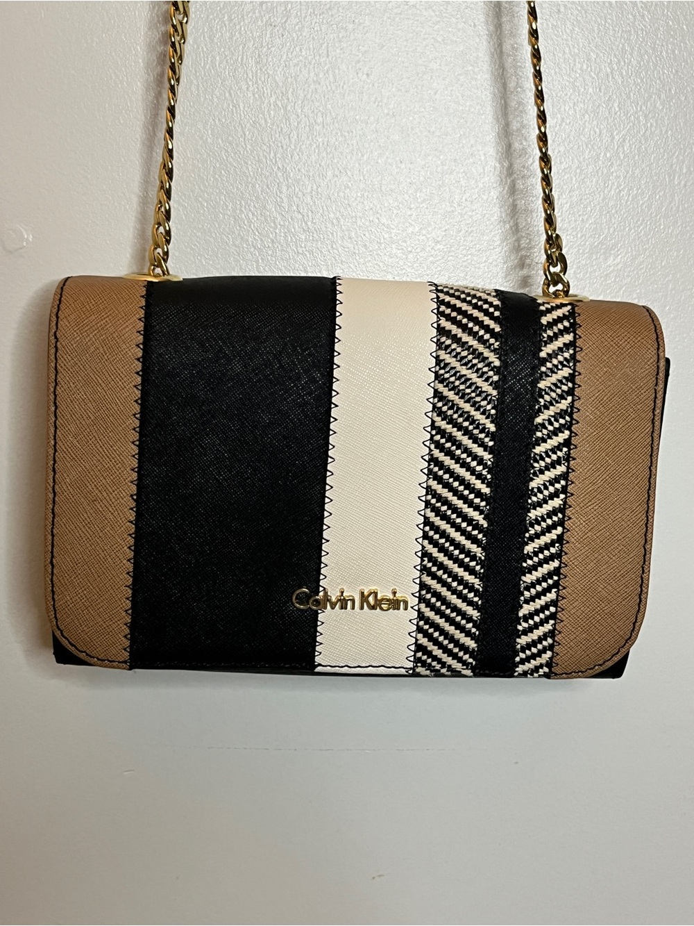 Calvin Klein Striped Saffiano Chain Crossbody Like new - Picture 7 of 13
